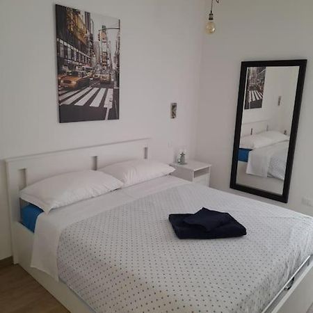 Casa Vacanza "Aurora" Costa Volpino Bagian luar foto